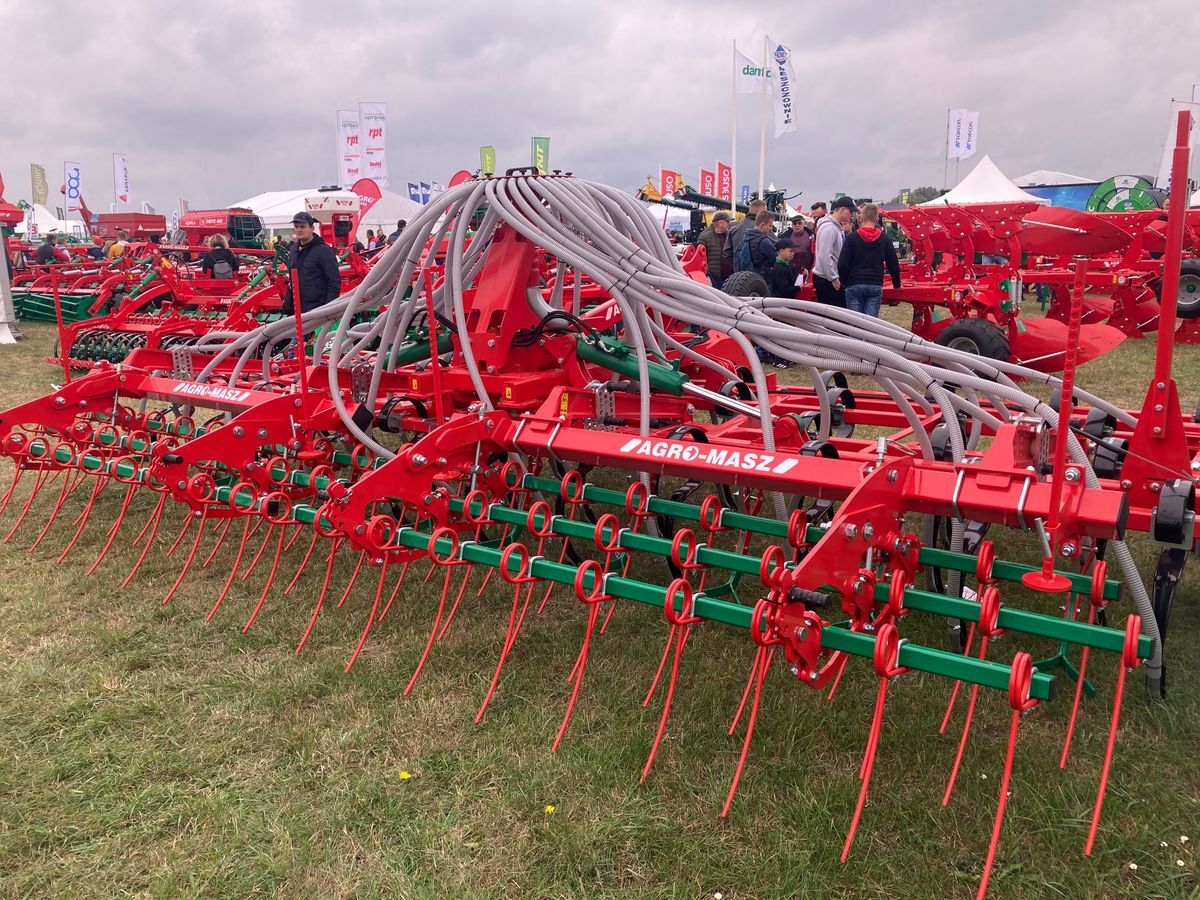 Seed drill Agro Masz Ikar 1800 Fronttank: picture 6