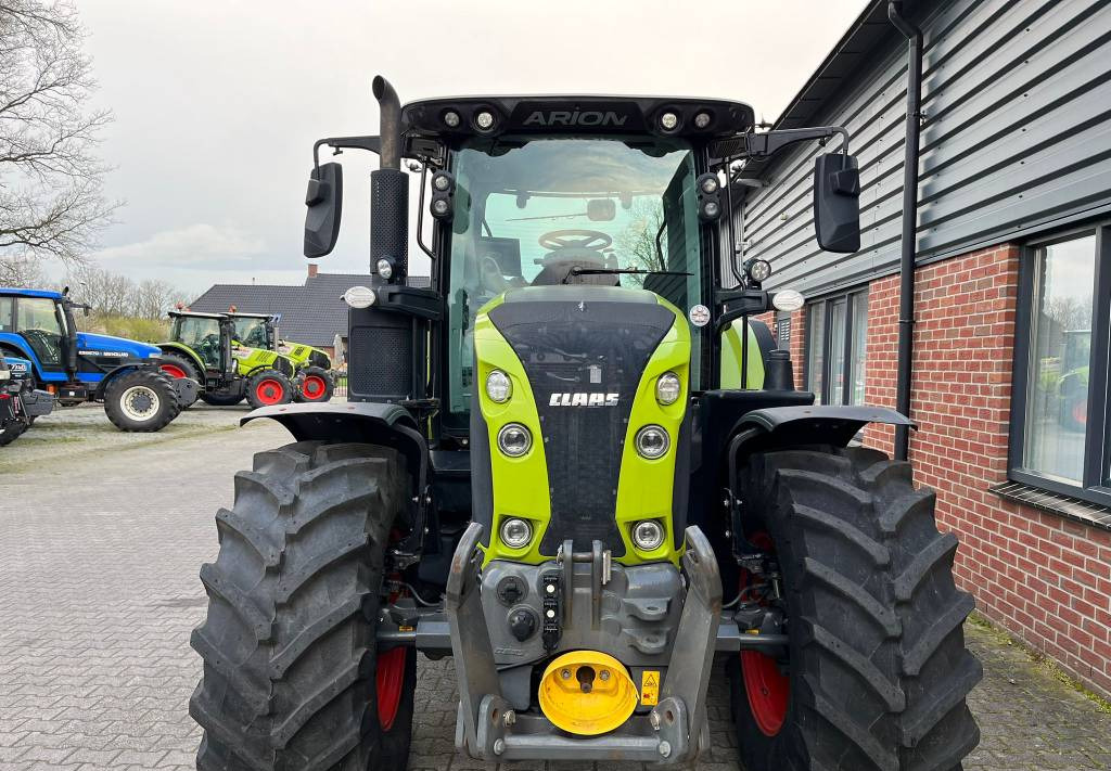 Farm tractor CLAAS Arion 550 Cmatic: picture 8