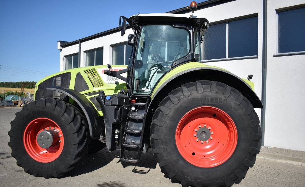 Farm tractor CLAAS Axion 920 Cmatic: picture 2