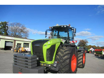 Farm tractor CLAAS Xerion 5000 Trac: picture 2