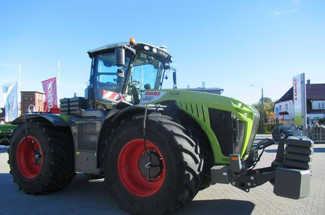 Farm tractor CLAAS Xerion 5000 Trac: picture 8