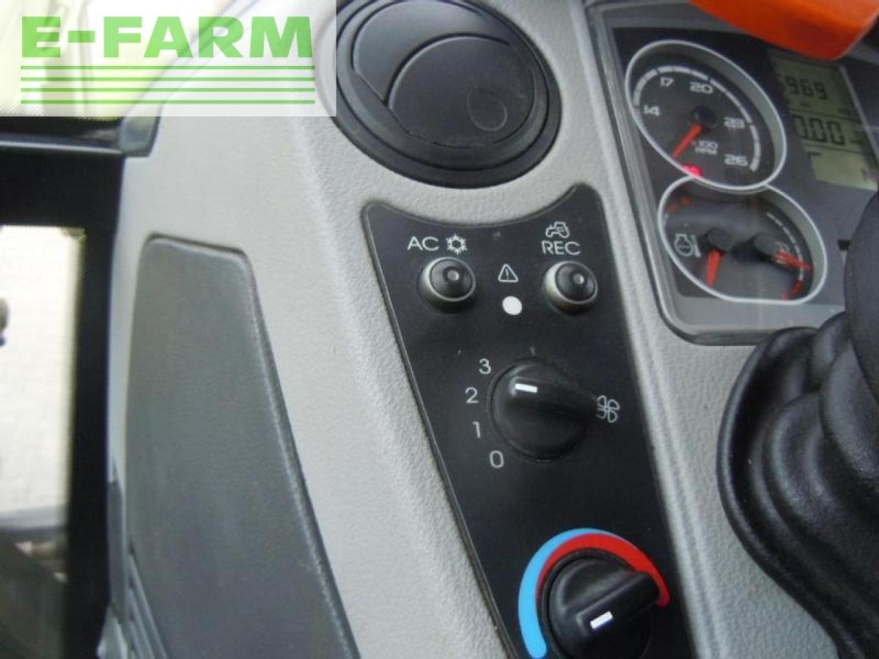 Farm tractor CLAAS arion 410 cis: picture 15