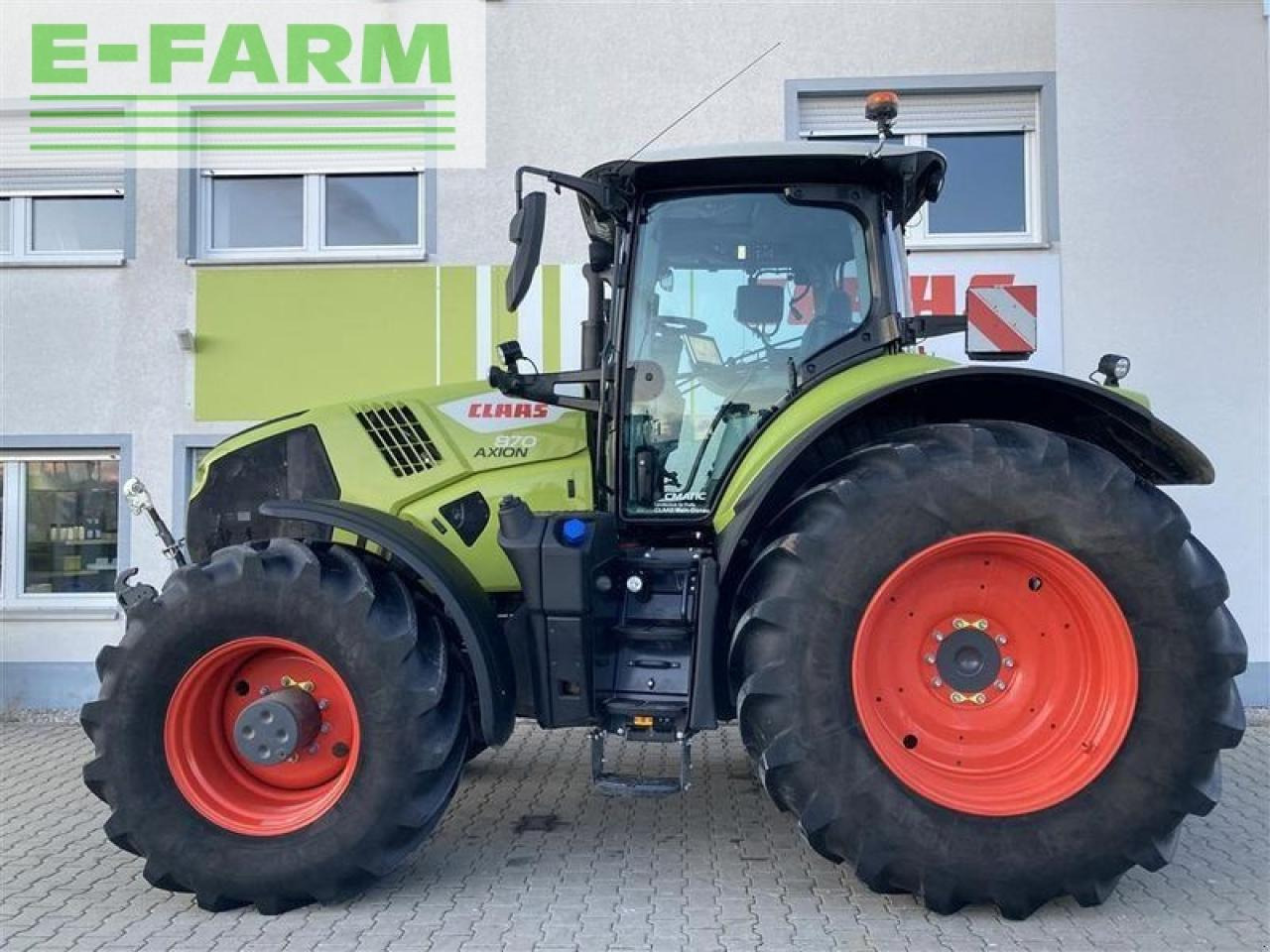 Farm tractor CLAAS axion 870 cmatic-stage v cebis: picture 3