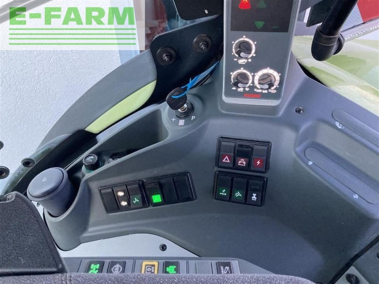 Farm tractor CLAAS axion 870 cmatic-stage v cebis: picture 27