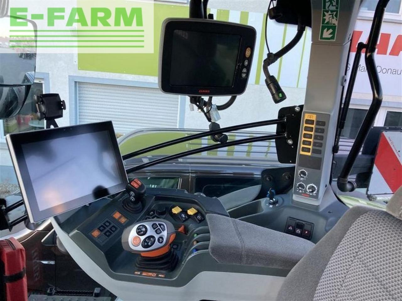 Farm tractor CLAAS axion 870 cmatic-stage v cebis: picture 22