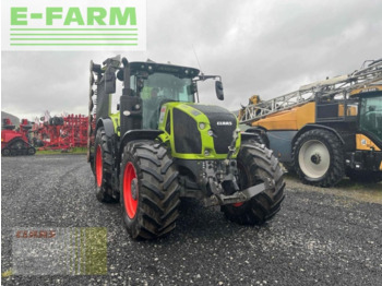 Farm tractor CLAAS Axion 930