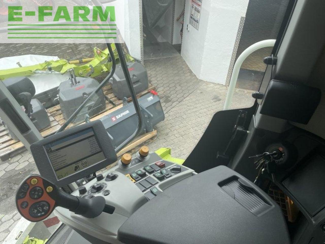Combine harvester CLAAS lexion 670: picture 18
