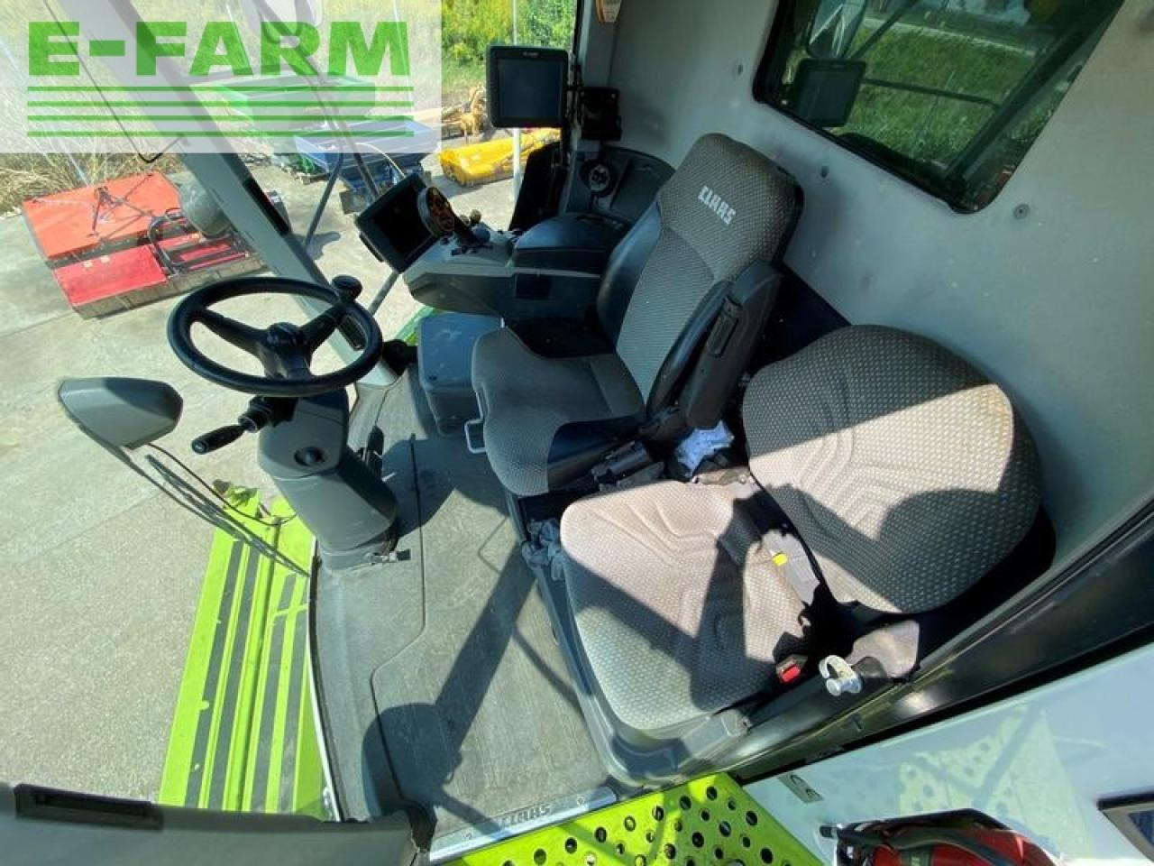 Combine harvester CLAAS lexion 750: picture 8