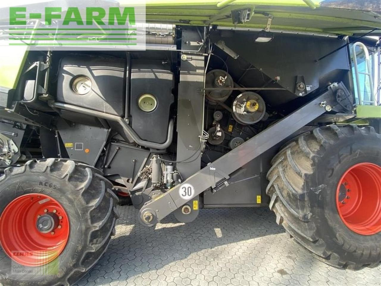Farm tractor CLAAS lexion 750 v930+tw: picture 8