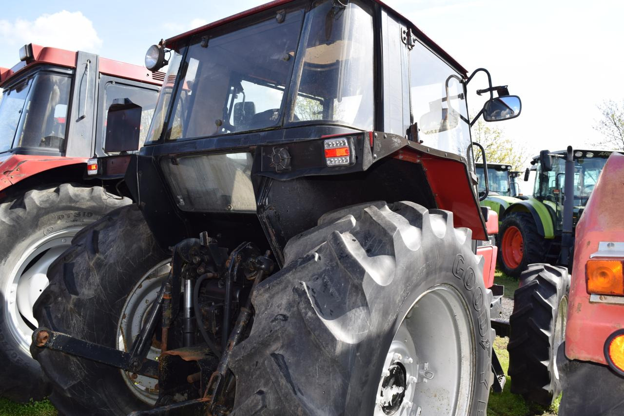Farm tractor Case-IH 844 XLN: picture 4