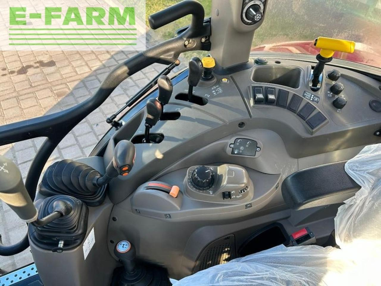 Farm tractor Case-IH farmal 95c: picture 10