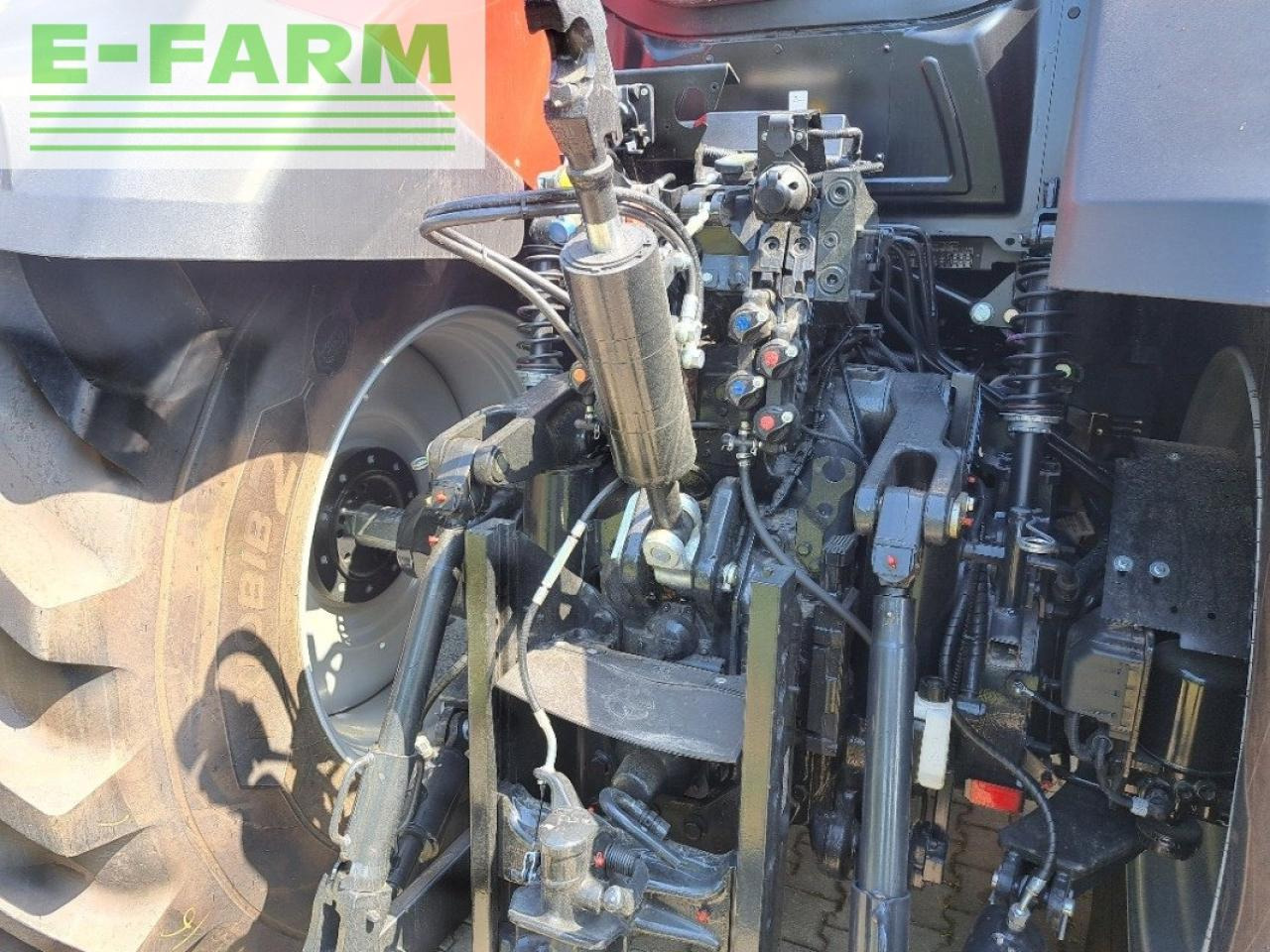 Farm tractor Case-IH optum 300 cvx: picture 8