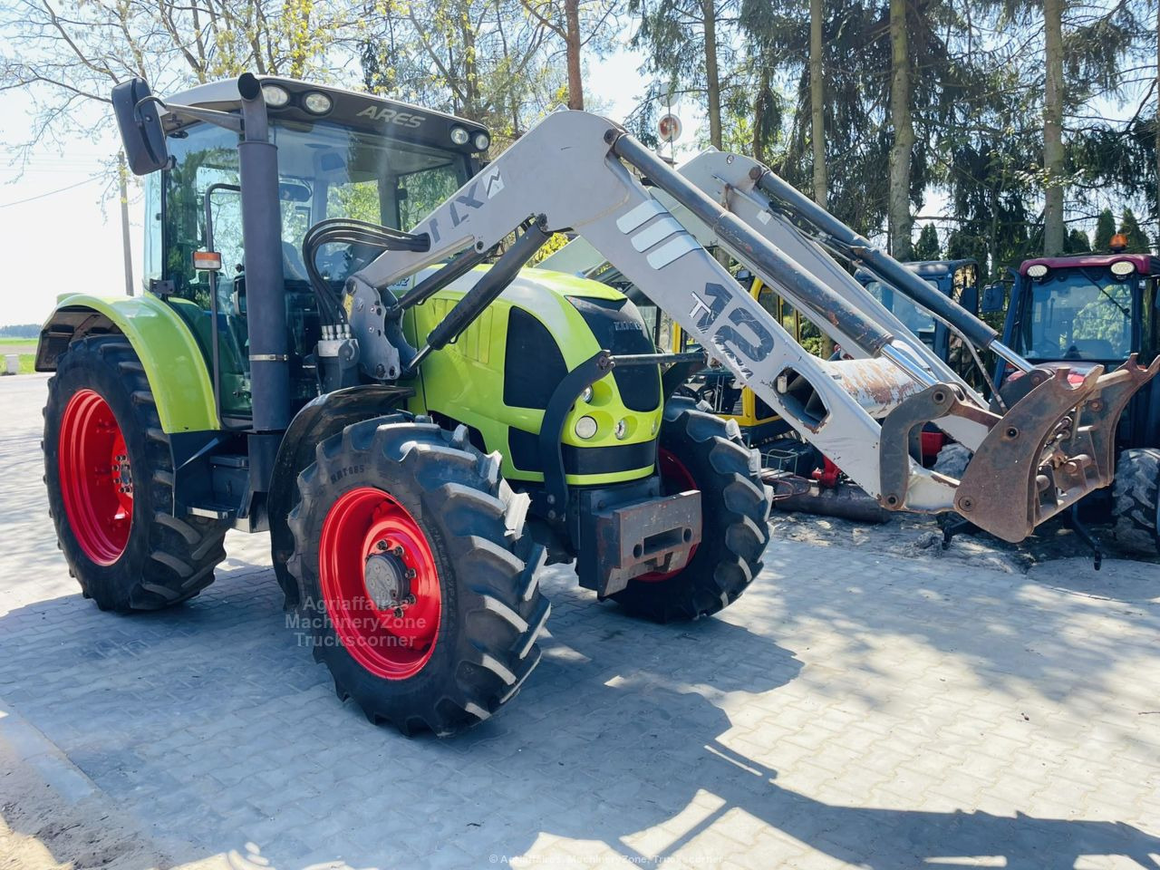 Farm tractor Claas ARES 567 ATZ: picture 9
