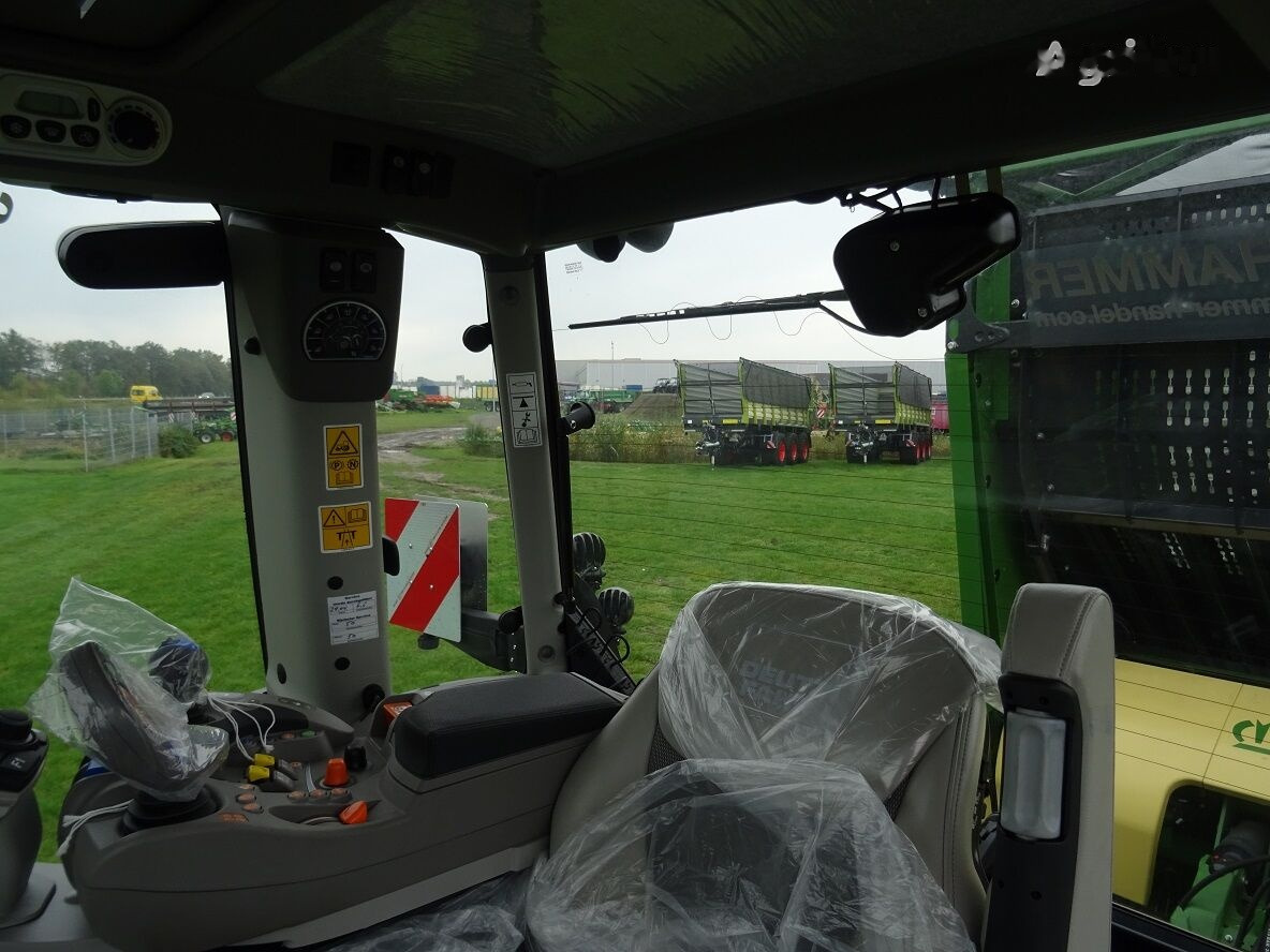 Farm tractor Deutz-Fahr 9340 TTV Agrotron: picture 24