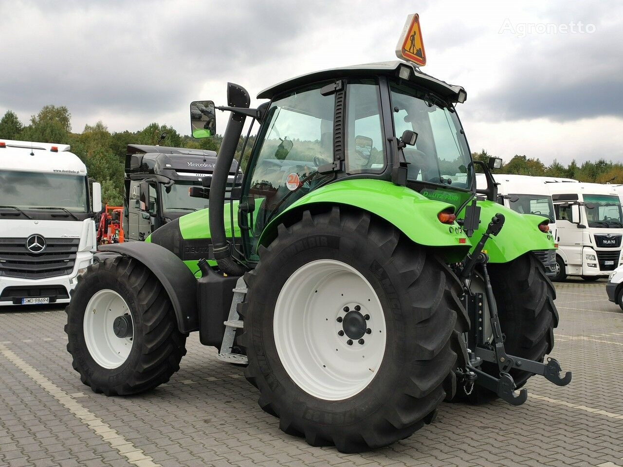 Farm tractor Deutz-Fahr Agrotron M620: picture 10
