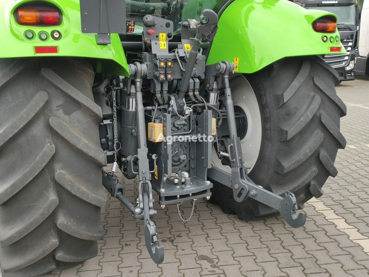 Farm tractor Deutz-Fahr Agrotron M620: picture 16