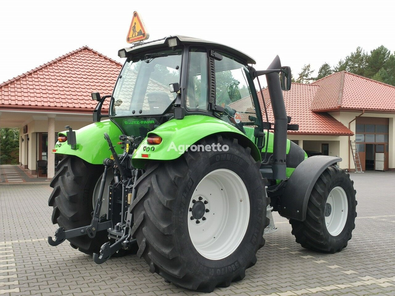 Farm tractor Deutz-Fahr Agrotron M620: picture 14