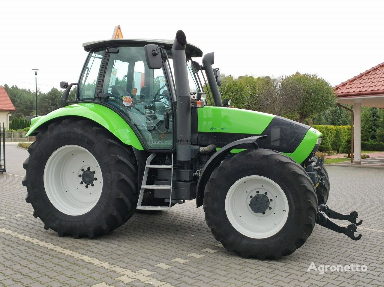 Farm tractor Deutz-Fahr Agrotron M620: picture 8