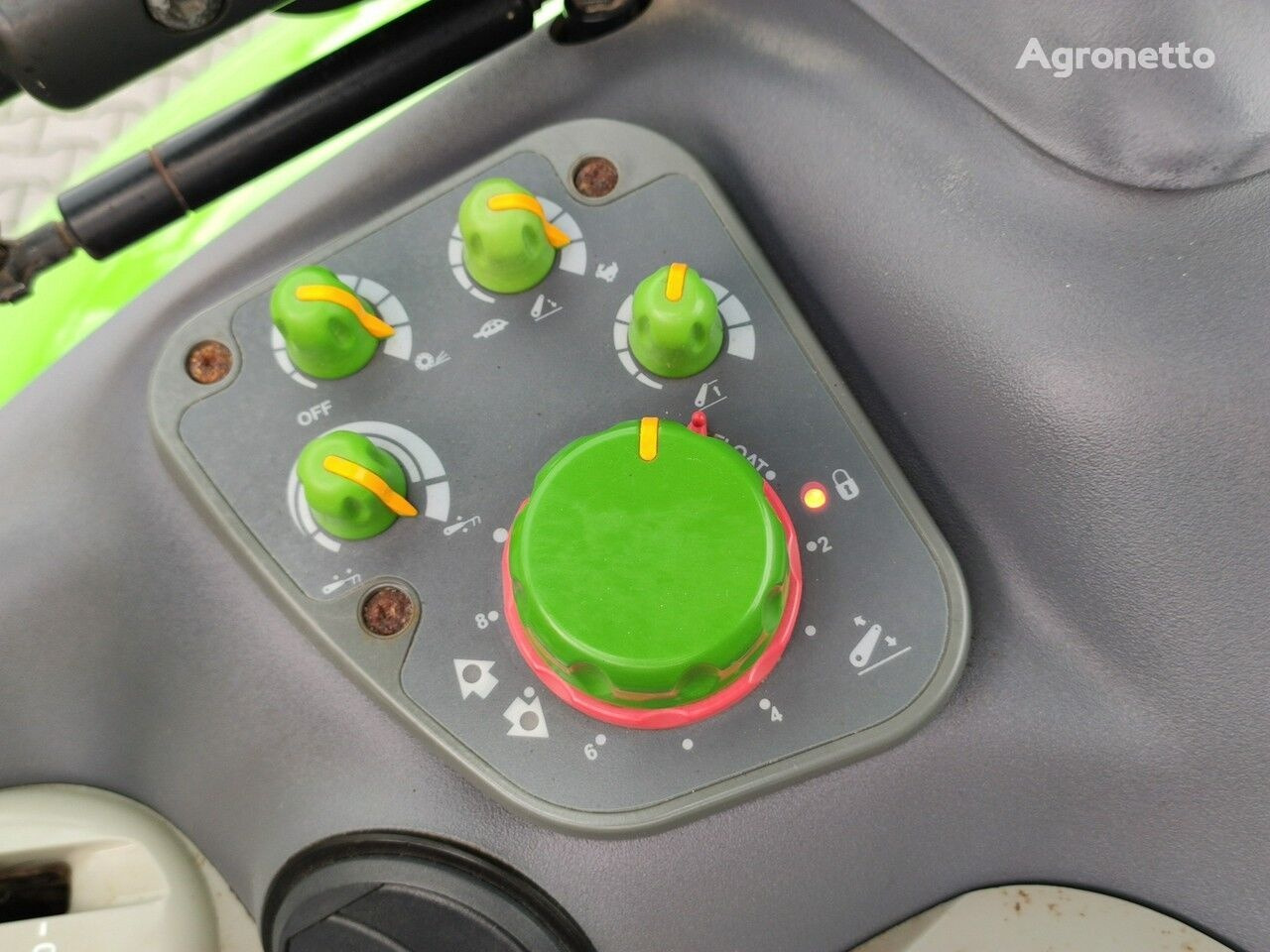 Farm tractor Deutz-Fahr Agrotron M620: picture 22