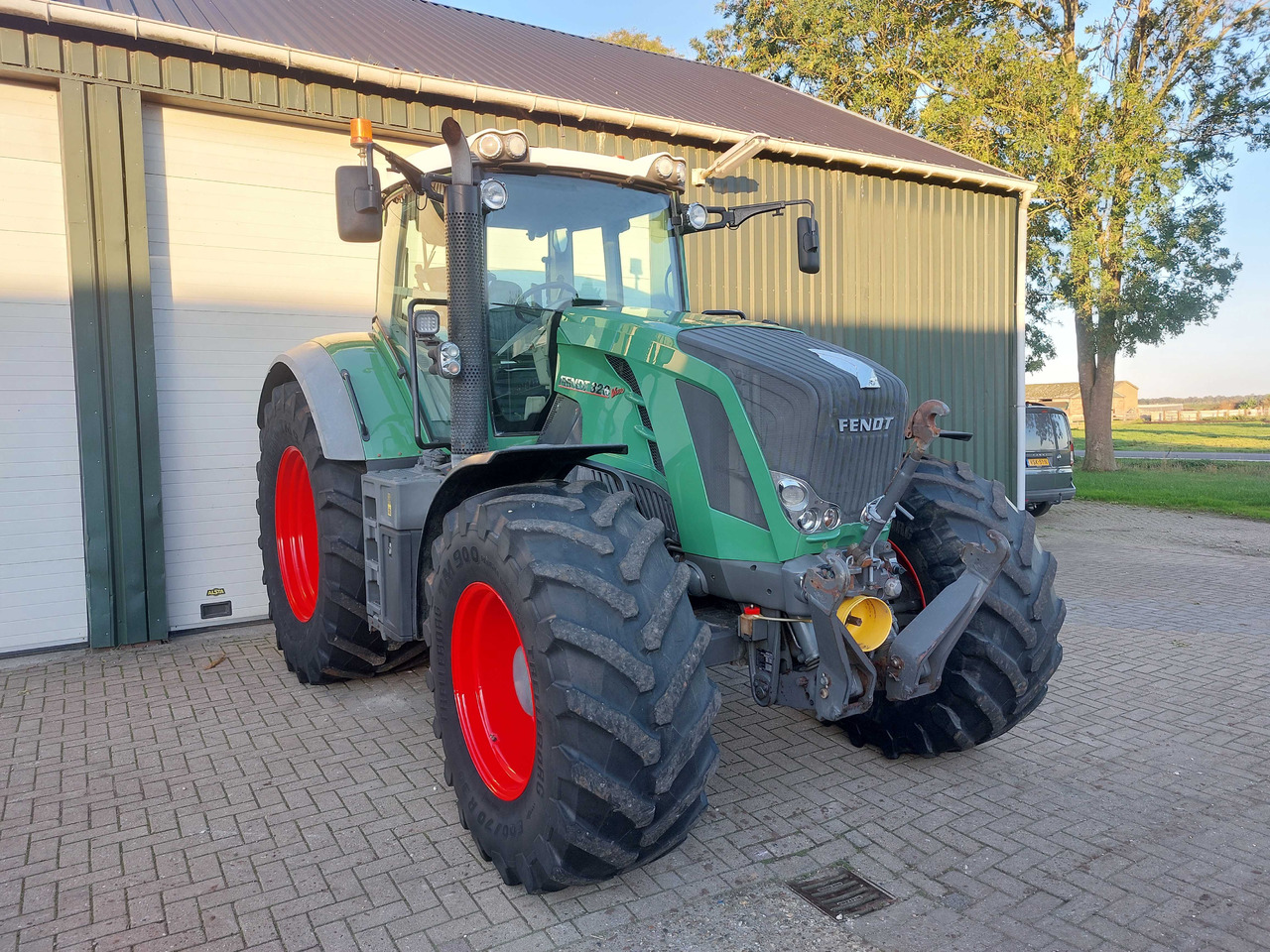 Farm tractor FENDT 828 Vario SCR profi plus - RUFA: picture 8