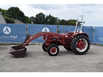 International D-439 - Farm tractor