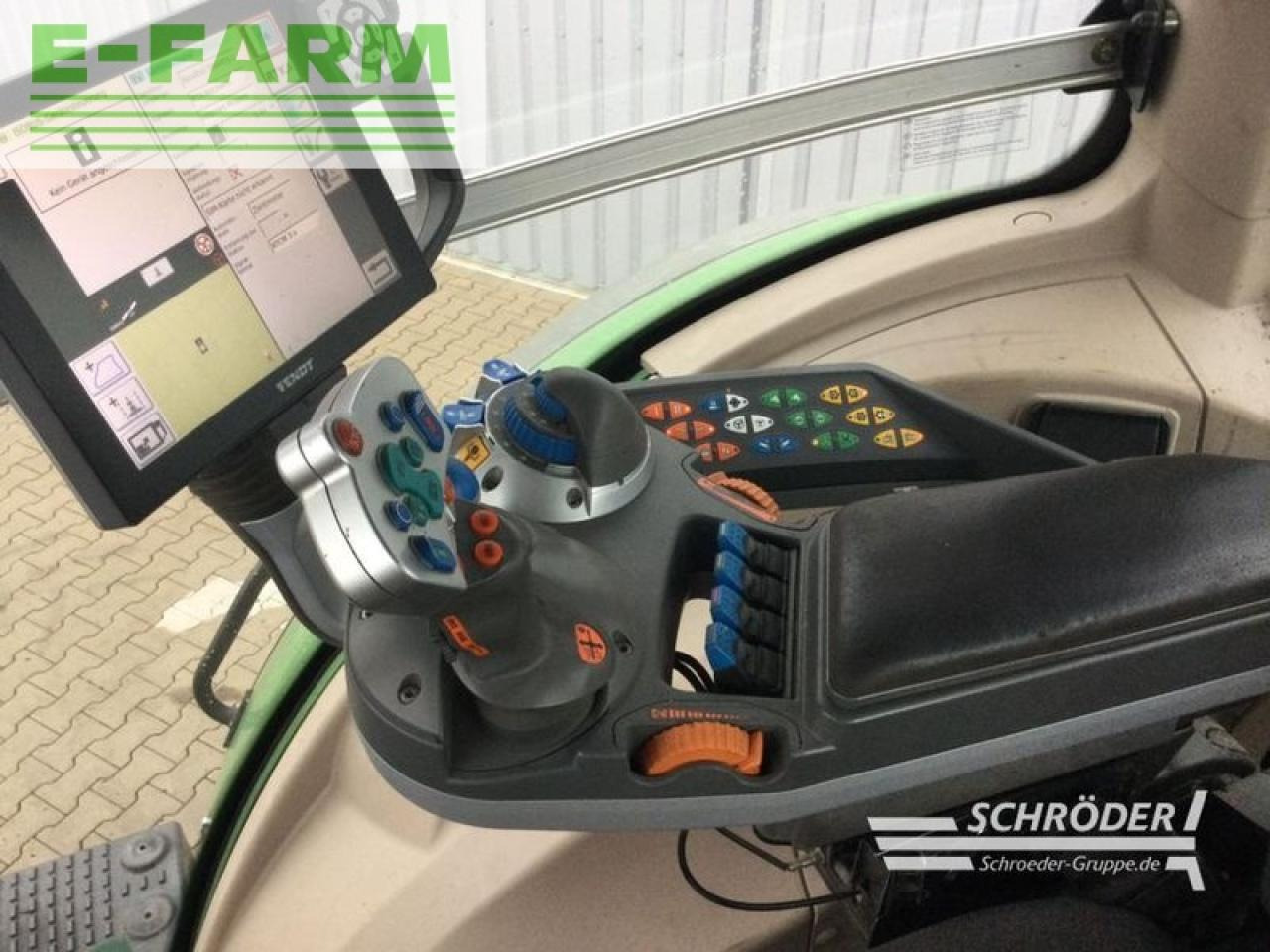 Farm tractor Fendt 828 vario s4 profi plus: picture 11