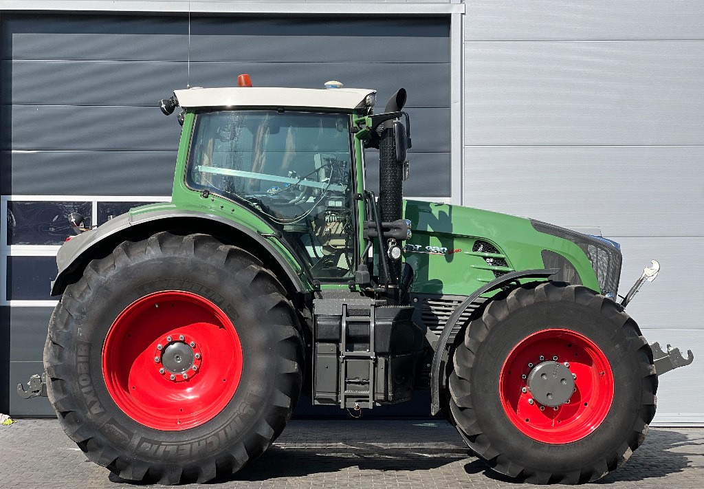 Farm tractor Fendt 930 Vario Profi: picture 3