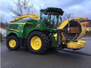 John Deere 8300i - Forage harvester