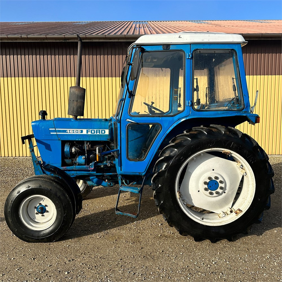 Farm tractor Ford 4600: picture 2