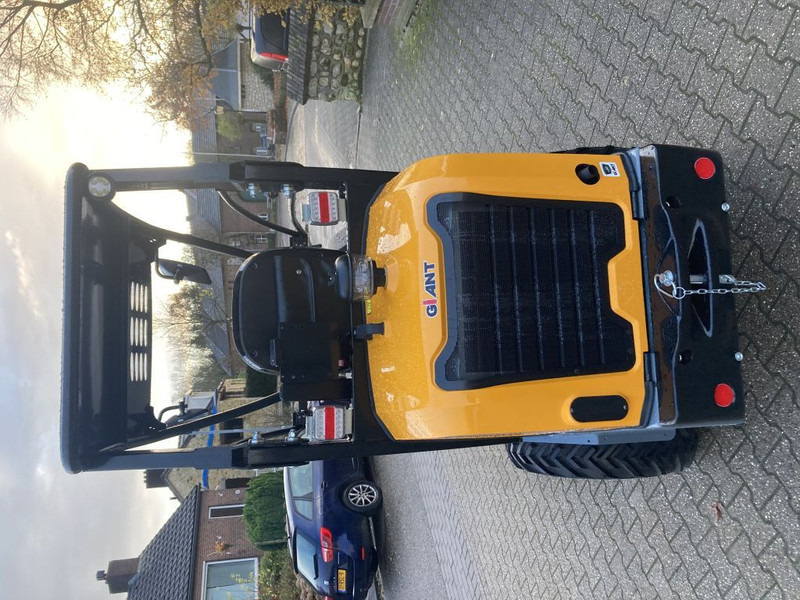 Compact loader Giant G2300 HD: picture 6
