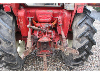 Farm tractor IH 474 En ejers traktor med lukket kabine på: picture 5