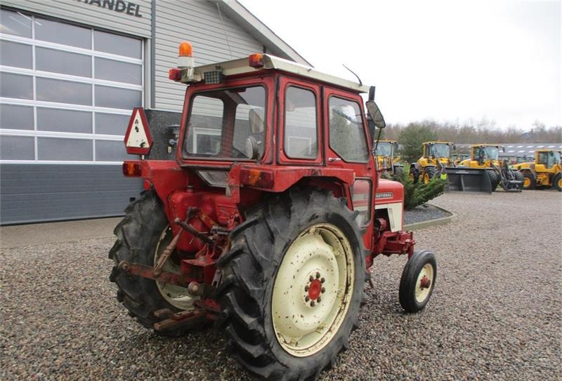 Farm tractor IH 474 En ejers traktor med lukket kabine på: picture 16