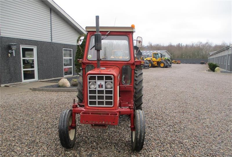 Farm tractor IH 474 En ejers traktor med lukket kabine på: picture 9