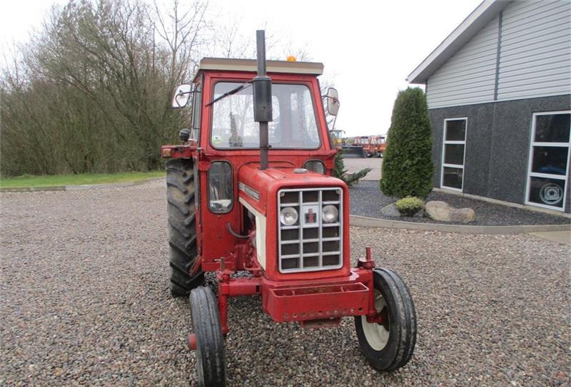 Farm tractor IH 474 En ejers traktor med lukket kabine på: picture 12