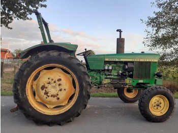 Farm tractor John Deere 2020: picture 1