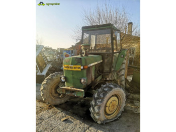 Farm tractor John Deere 3030: picture 3