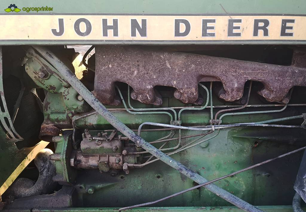 Farm tractor John Deere 3030: picture 2