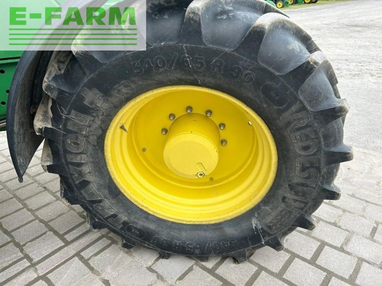 Farm tractor John Deere 6150r: picture 7