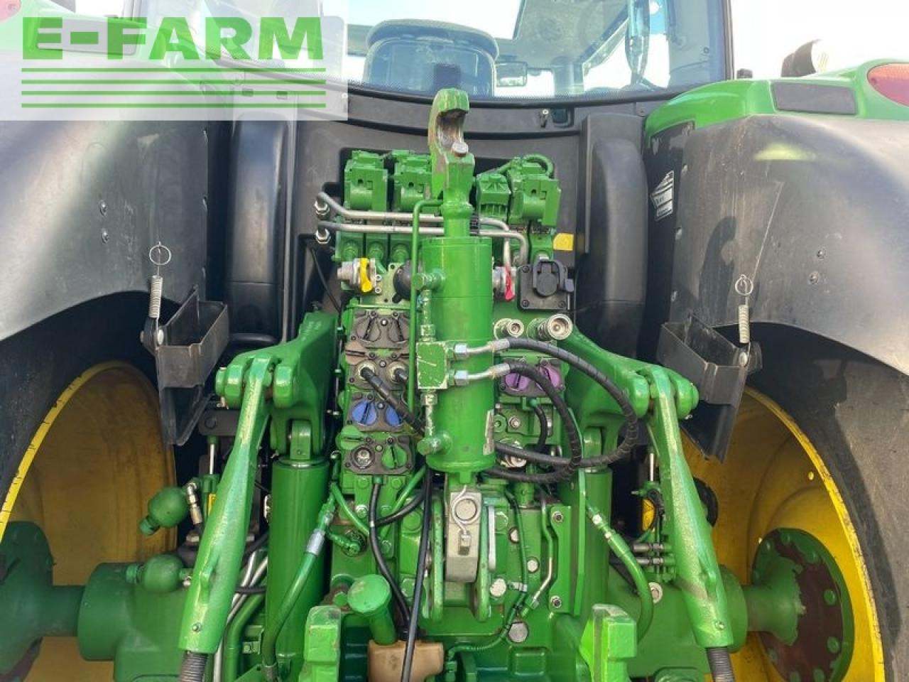 Farm tractor John Deere 6175r: picture 14