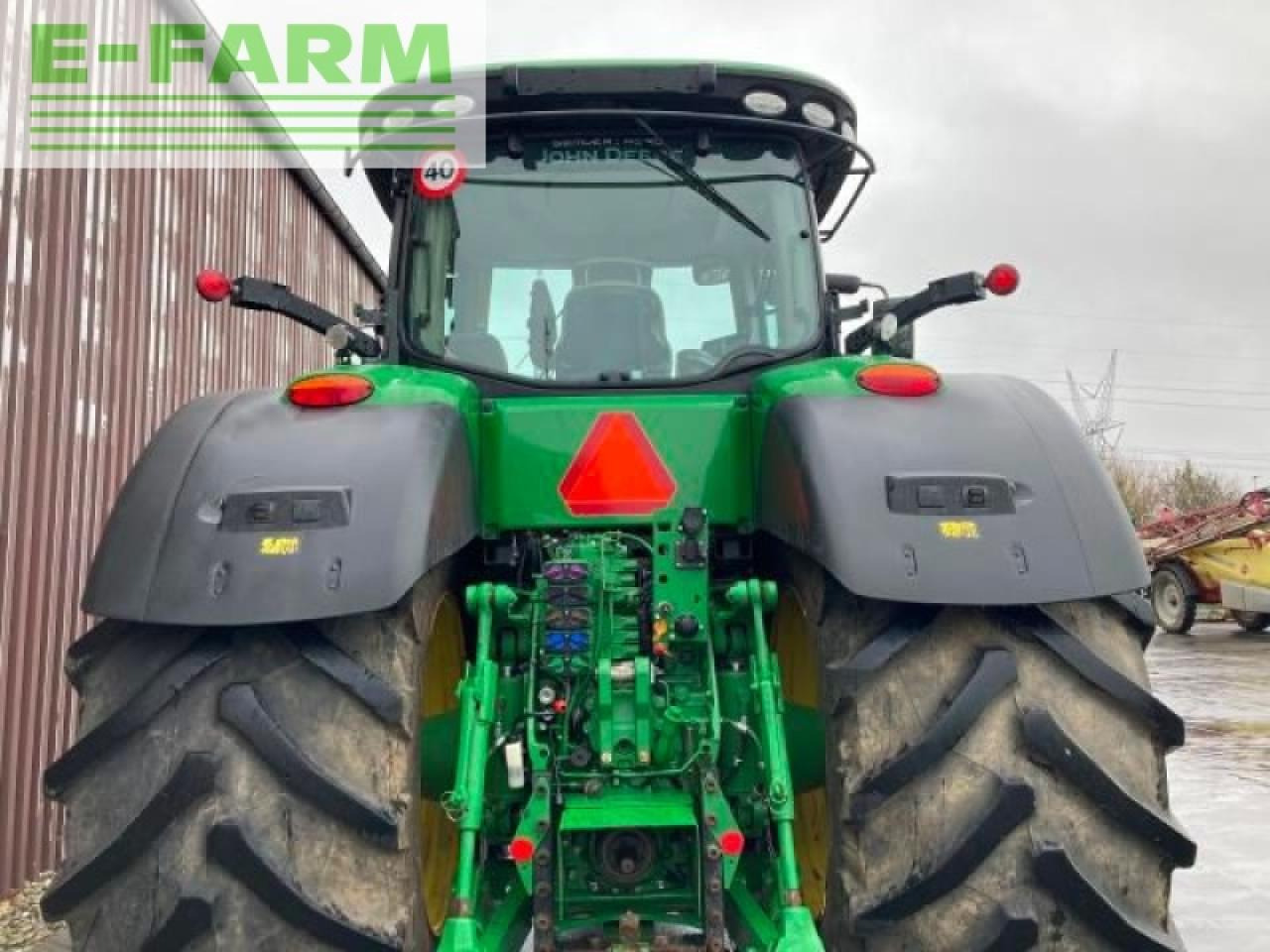Farm tractor John Deere 8370r: picture 9