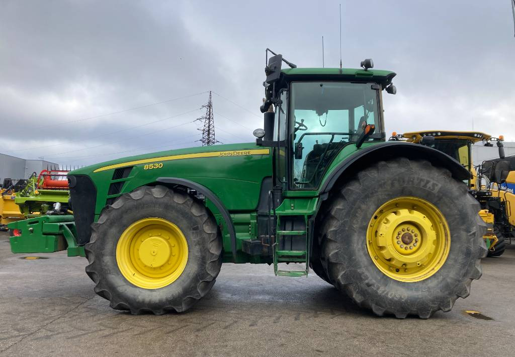 Farm tractor John Deere 8530 AutoPower: picture 3