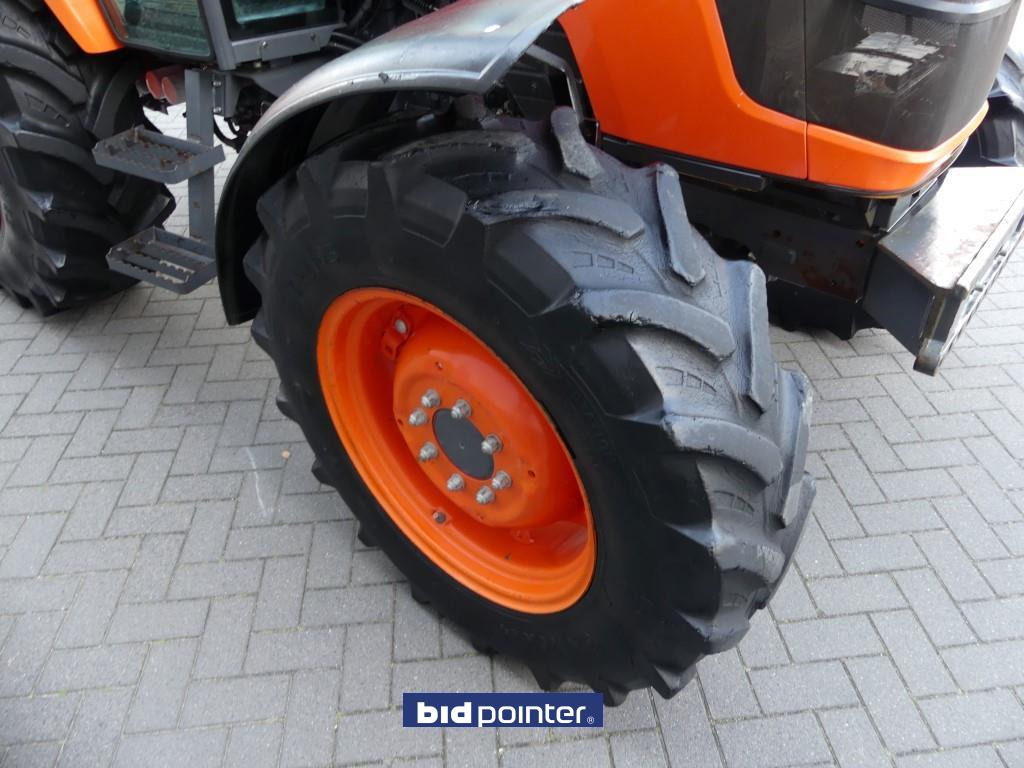 Farm tractor Kubota M9540 4WD: picture 5