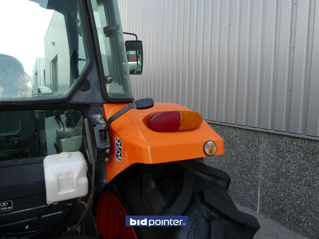 Farm tractor Kubota M9540 4WD: picture 20