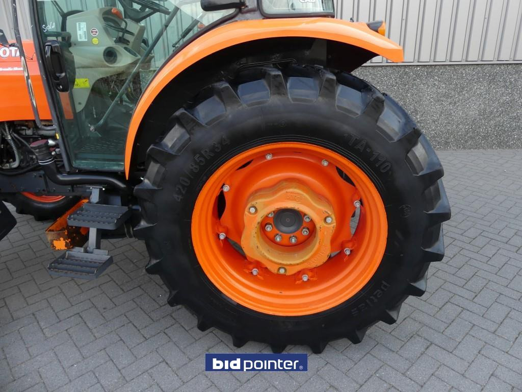 Farm tractor Kubota M9540 4WD: picture 12