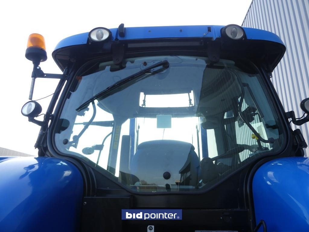 Farm tractor New Holland T7.210 W/Loader: picture 16