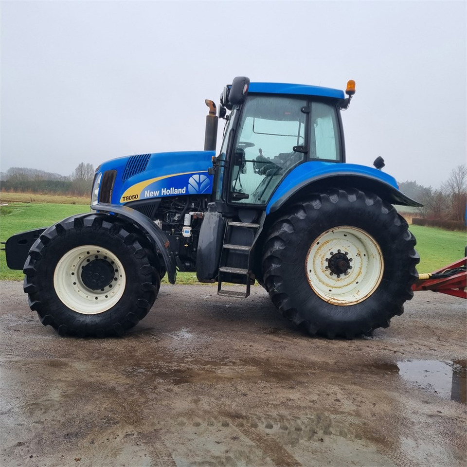 Farm tractor New Holland T 8050 Class 5: picture 2