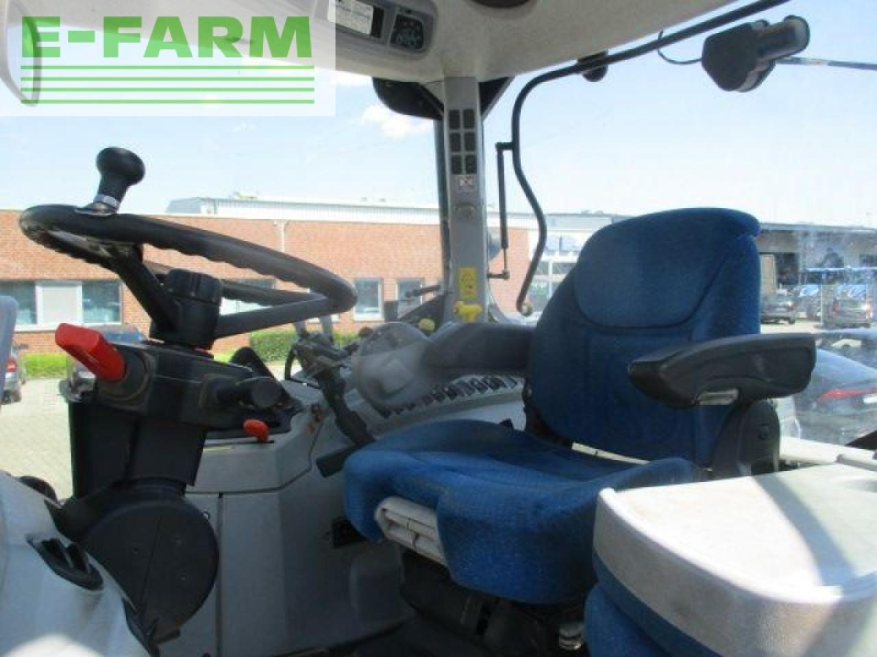 Farm tractor New Holland t6070 elite: picture 7