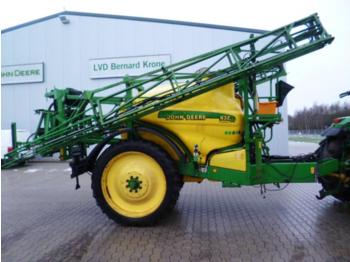John Deere 832 SE - Trailed sprayer