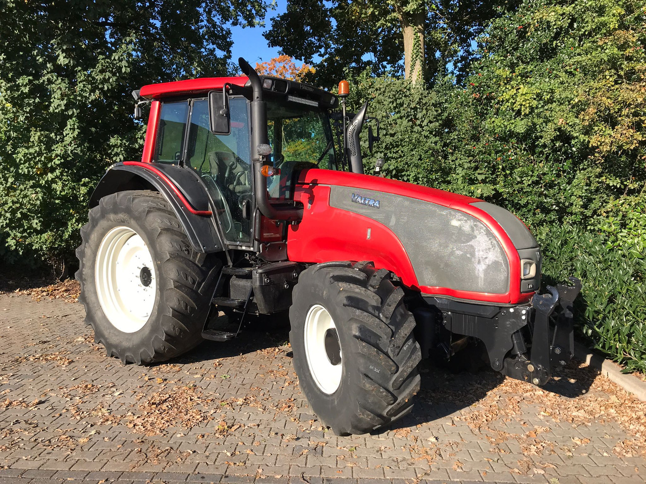 Farm tractor Valtra T191 HiTech: picture 2