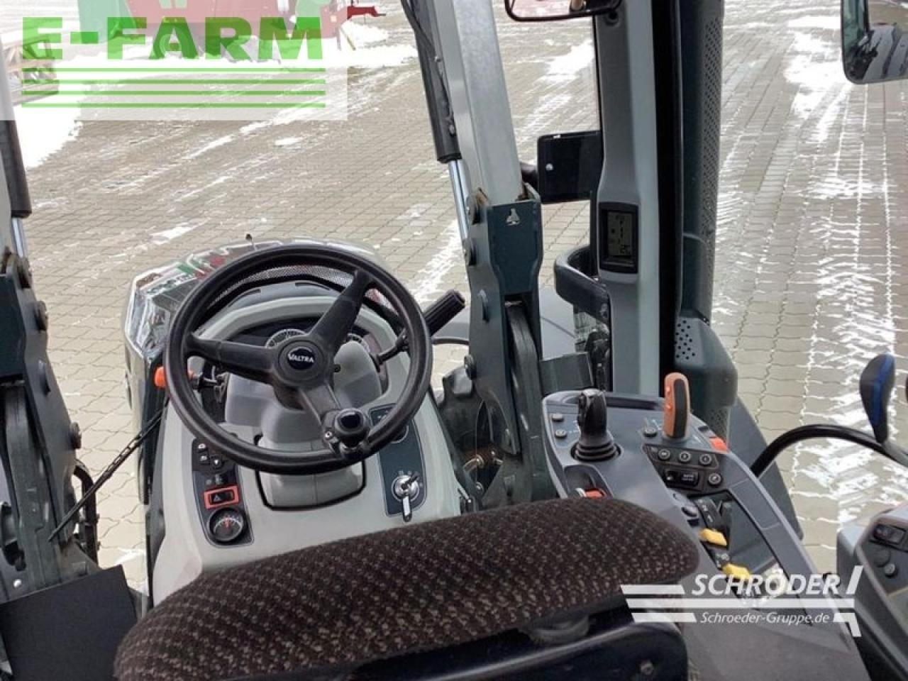 Farm tractor Valtra n 134 a: picture 17